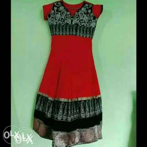 Red And Black Floral Short Sleeved Kurti (Pure Cotton)