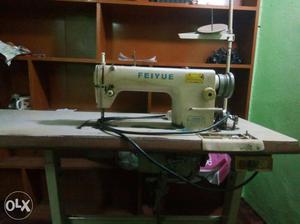 White Feiyue Electric Sewing Machine