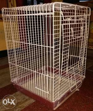 Cage for pets. Easy maintenance. and easy to