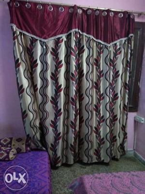 Curtains for sell. no of pieces:5 each cost 200