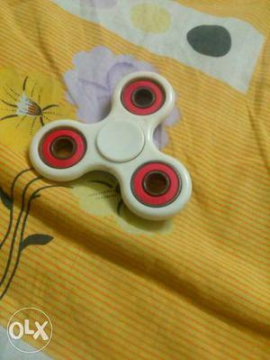 White And Red 3-blade Fidget Spinner