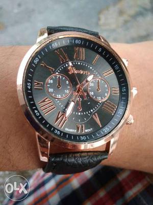 From hongkong brand new Round Gold Chronograph Watch With