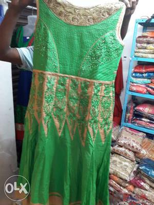 Green And Brown Scoop Neck Sleeveless Traditional Dress