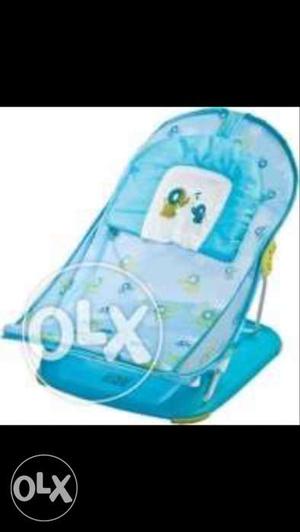 Meemee bath seat in blue colour..in very good