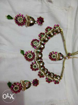 Necklace set of ear rings & bindi. Kundan,stones