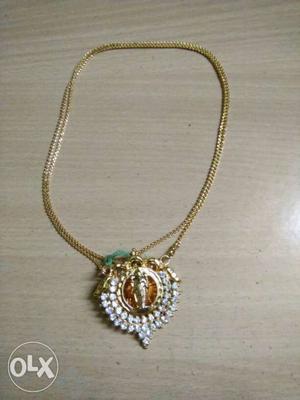 Round Gold And Diamond Embellish Pendant Necklace