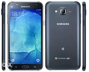 Samsung j5 in v good condition. 1 year old, with