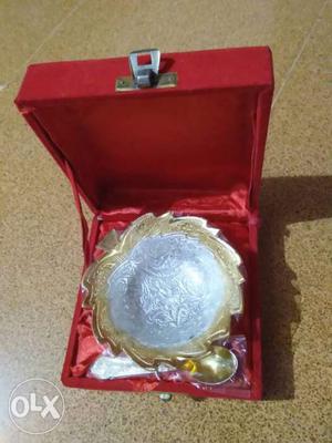 Silver golden serving bowl with spoon. new box