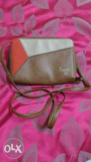 Sling bag,good condition,only 4,5 time use