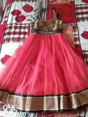 7 to 8 yr girl Red frock sell urgent