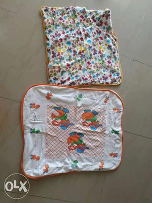 Baby recieving blankets hardly used (set of 2)