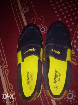 Black-and-yellow Sparx Slip-on Shoes