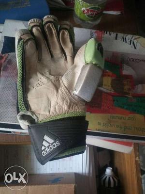 Less used batting gloves.. at a very cheap rate