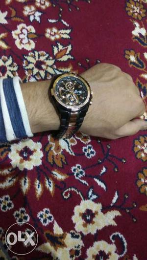 Want to sell 1 month old edifice casio watch new