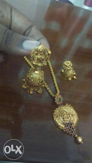 Antic gold jewelry can wear for your traditional