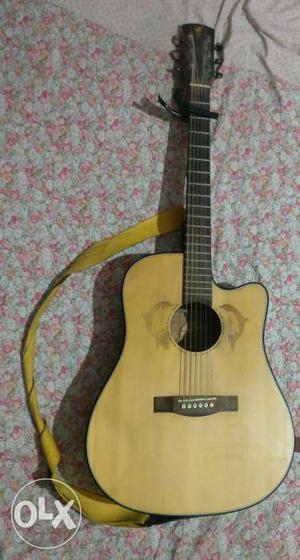 Beige Single-cut Acoustic Guitar
