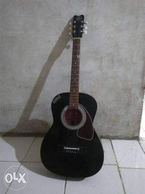 Black acoustic guitar very good condition with