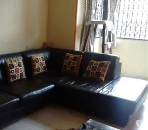 Black leather sofa set Mumbai