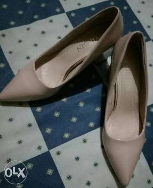 Bought it from Rs .. Selling it from Rs.. size 37