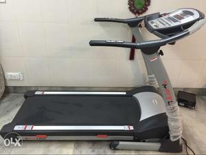 Fitline treadmill meets all gym