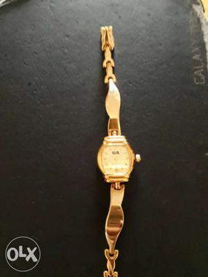 It is a SIA ladies wrist watch. It is fully new.