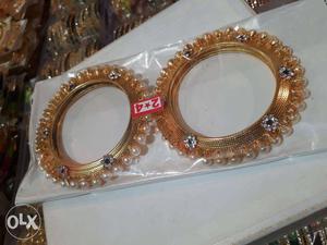Two Round Brown Beaded Frames In Pack