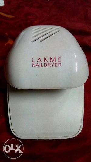 White Lakme Nail Dryer