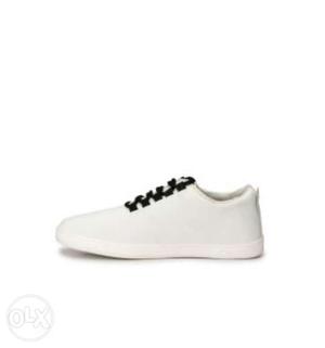 White shoe look nicee,in affordable price