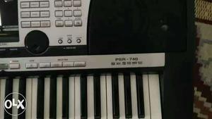 Yamaha keyboard psr 740