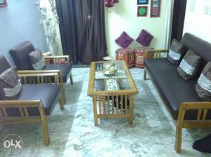 5 seater sofa 2 year old with table