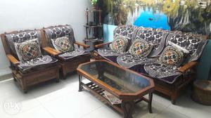 5 seater very good condition with centre table