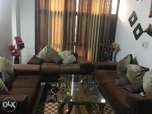7 setter sofa with table