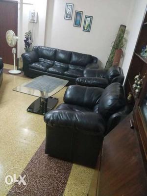 Black Leather 3-sit Couch With Two Armchairs