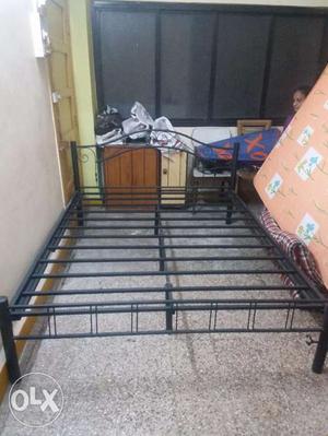 Black Metal Cot with 78x62 inches