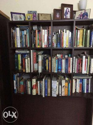Book Shelf in very good condition !!