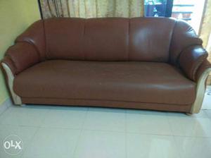 Brown leather sofa (3+1+1) in good condition