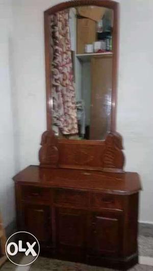 Dressing table in new condition pure wood