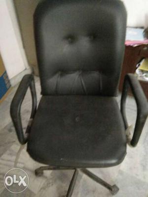 Office arm chair in good condition