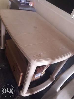 Plastic dining table