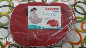 Red Babyoye Feeding Pillow In Pack