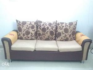 Sofa set 3+2 in good condition with brown leather