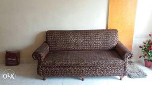 Superb tight fit sofa set for sell due to