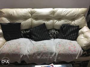 Tufted White 3-seat Sofa With Throw Pillows