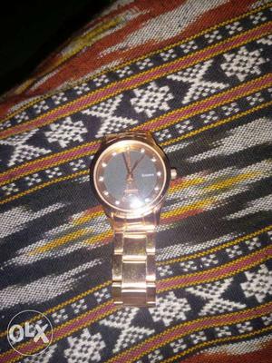 A bronze metal watch, hardly used, up for grabs!