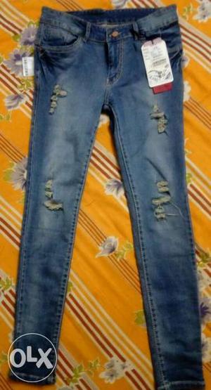 Abaibl company JEANS... size 28.. new 2 dys ago