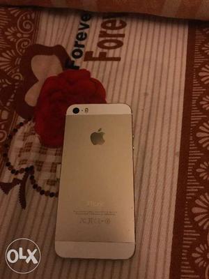Apple iphone 5s gold colour in good condition