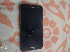 Galaxy J7 13MP + 5MP Front Flash