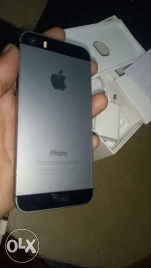 IPhone 5s (16GB) scratch less condition nearly 1