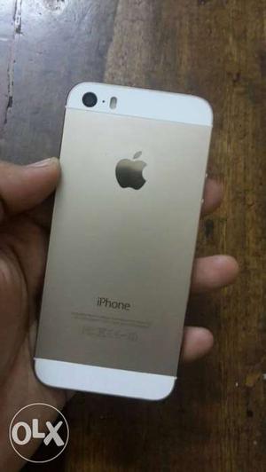 Iphone 5s: 32Gb (Golden) Scratchless condition.