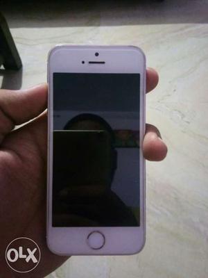 Iphone 5s Gold 16gb in mint condition... no